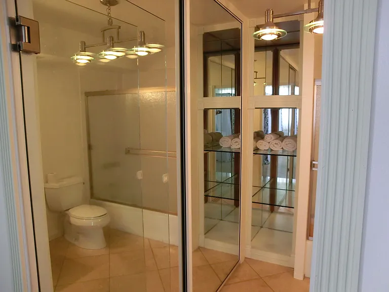 1710 Punahou St #605 — Photo 5