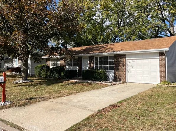 1720 Jacobssen Dr, Normal, IL 61761