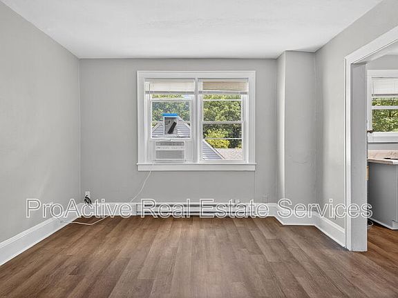 5th image of 1201 Tallwood St #2