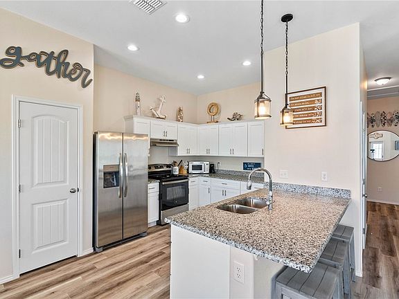 4th image of 107 Caledonia Dr
