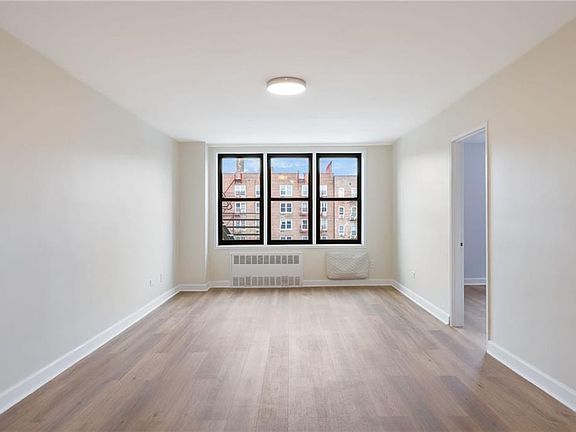 2nd image of 515 E 7th St APT 5L