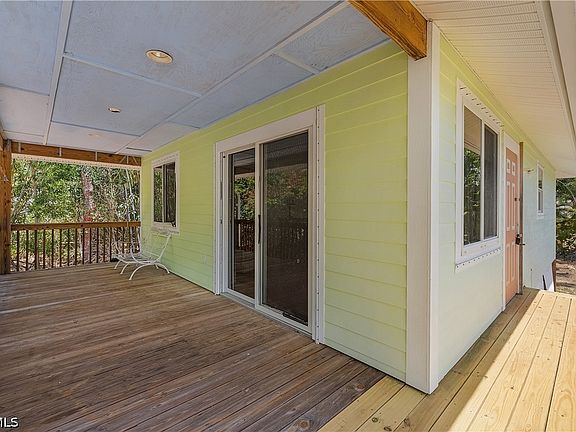 3rd image of 7322 Hibiscus Ave