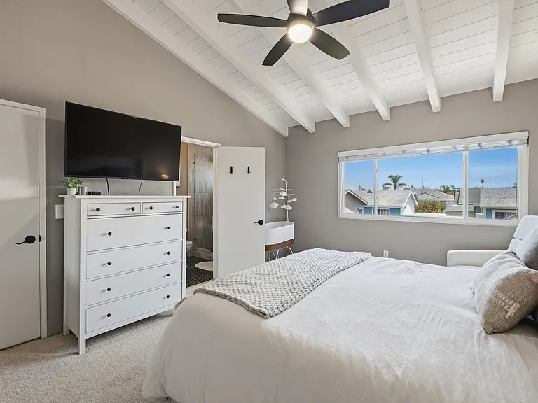 2112 Warfield Ave #9 — Photo 14