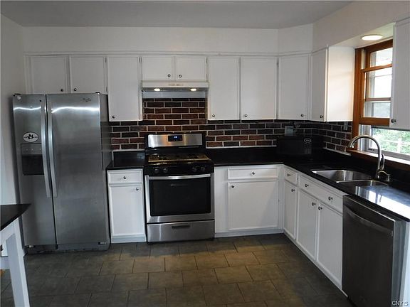 2nd image of 9 Stanford Dr