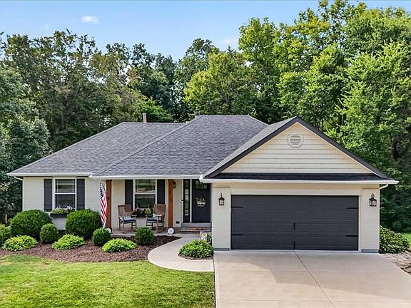 2nd image of 3913 Rhine Ct