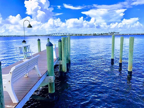 4th image of 4010 NE Breakwater Dr