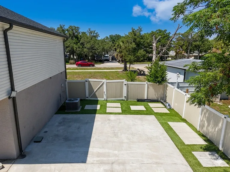1530 Tivoli Dr — Photo 10