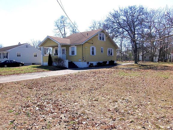 2nd image of 510 Cedar St