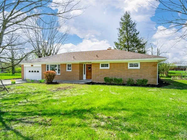 3359 North Dr, Dayton, OH 45432