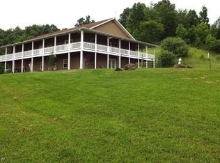 406 Foxtrot Rd, Looneyville, WV 25259