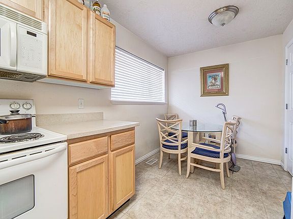 2nd image of 865 N 500 W APT 5