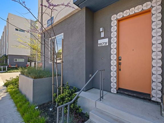 2nd image of 9873 Macarthur Blvd #F