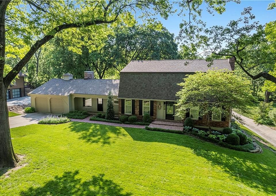 12602 Cherokee Ln, Leawood, KS 66209 Zillow