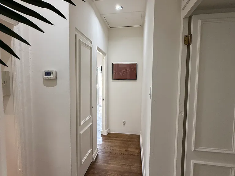 8748 Ashcroft Ave — Photo 26