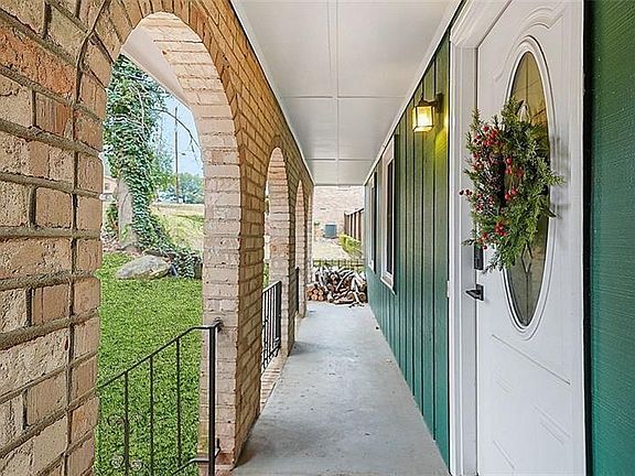 3rd image of 2291 Chevy Chase Ln