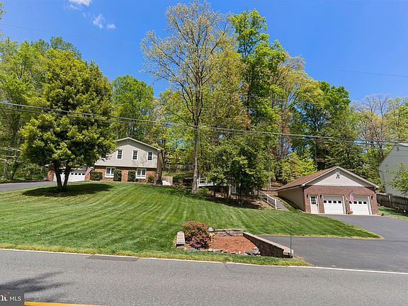 2nd image of 1010 John Paul Jones Dr