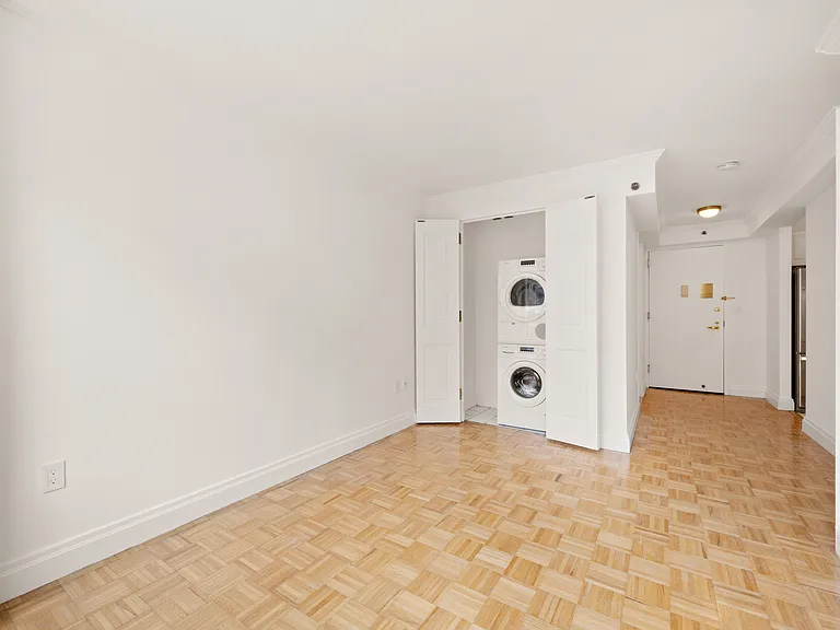 404 E 76th St #4M — Photo 3
