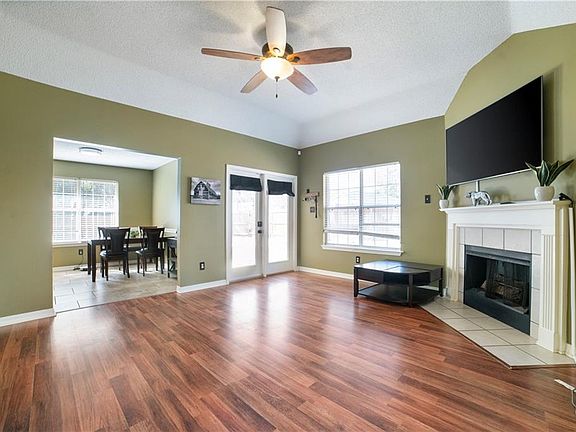 5th image of 726 Willow Springs Dr