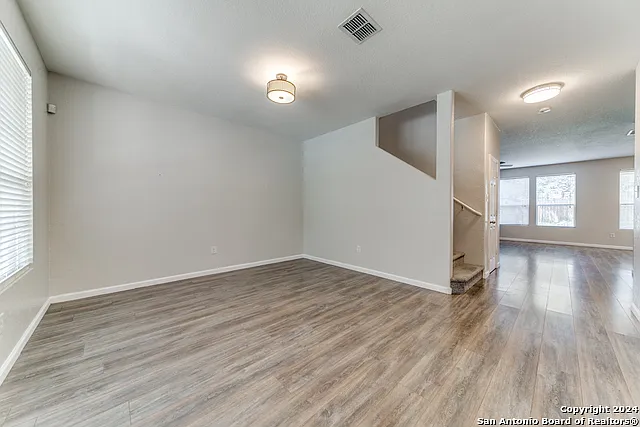 3 bed, 2.5 bath, 2288 sqft, $2,400 — Photo 3