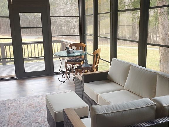 2nd image of 39 Cottage Park W