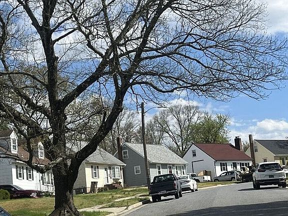 3rd image of 5517 Heatherwood Rd