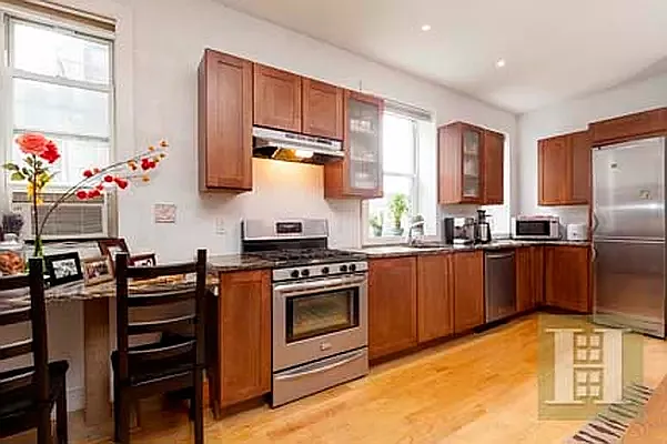 Rented by Bouklis Group | media 7