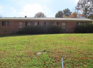 409 E K St, Newton, NC 28658