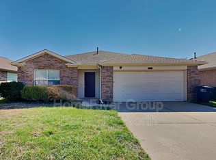 8500 Horse Whisper Ln, Fort Worth, TX 76131
