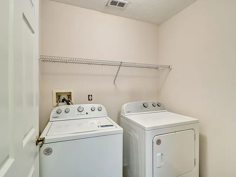439 Riggs Cir — Photo 7