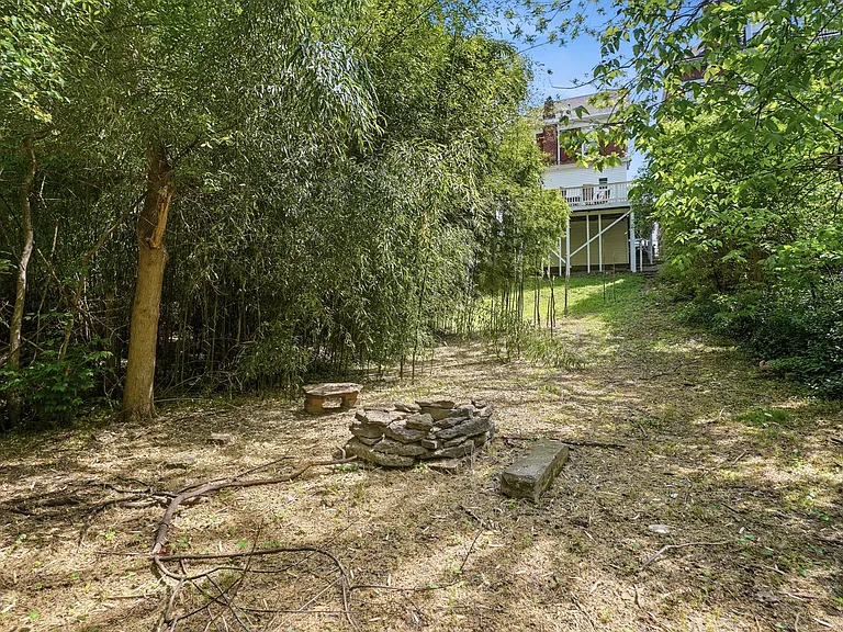 2661 Bellevue Ave — Photo 40