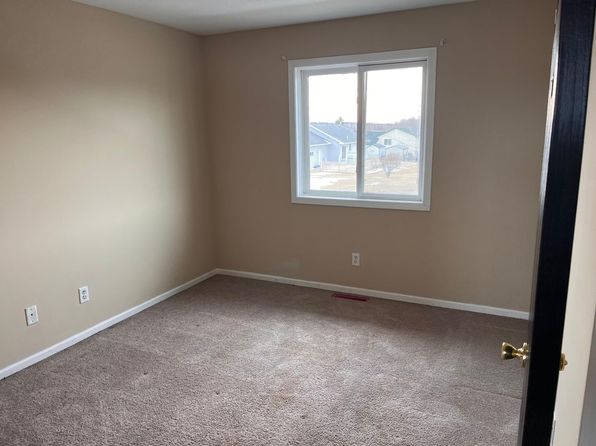 101 E 7th St #5, Carlos, MN 56319