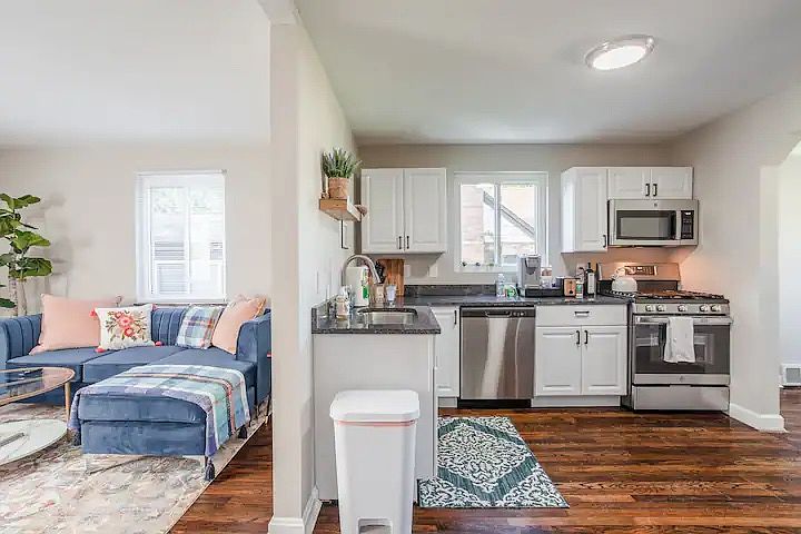 1st image of 3870 Kilbourne Ave #2