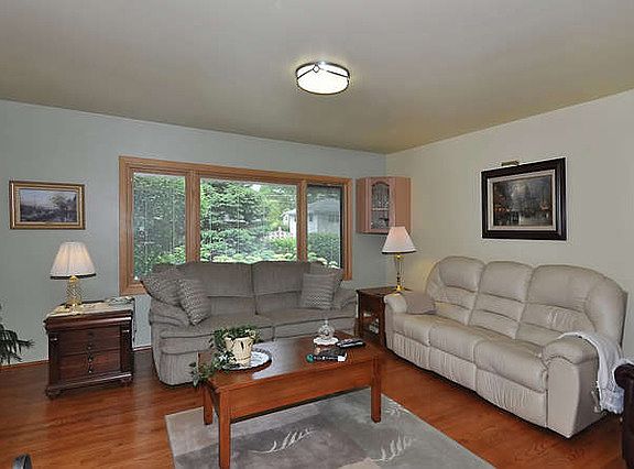 3rd image of 648 N Benton St