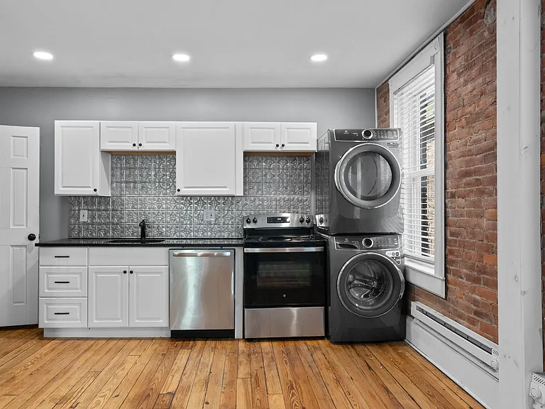 296 Main St #2 — Photo 7