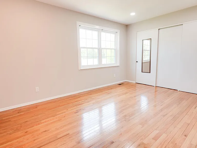 327 Royal Village Dr — Photo 51