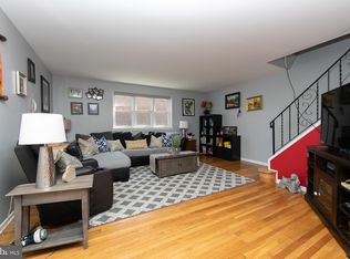 10927 Lockart Rd, Philadelphia, PA 19116