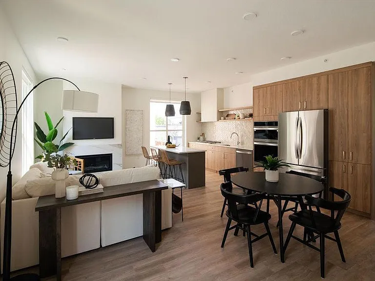 1 West Dr #7 — Photo 2