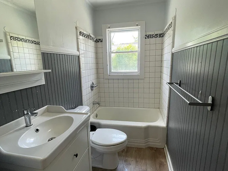 24 Mercer Ave — Photo 4