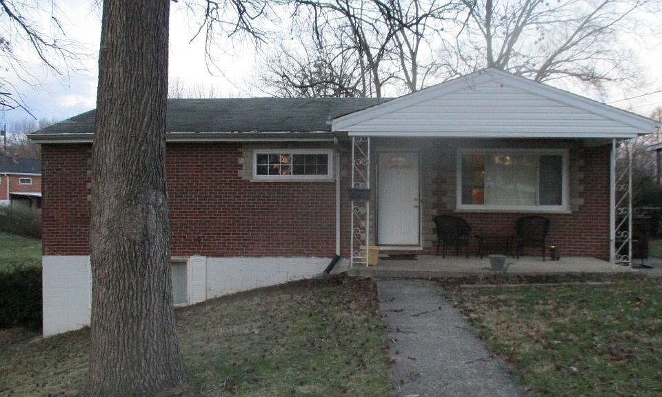 1st image of 15 Dell St