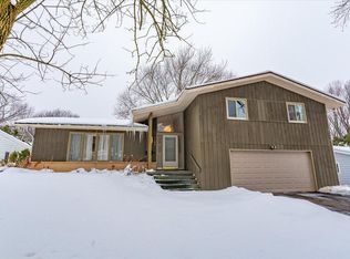 1102 Hathaway Dr, Madison, WI 53711