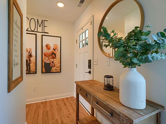 4th image of 1004 Margate Cir