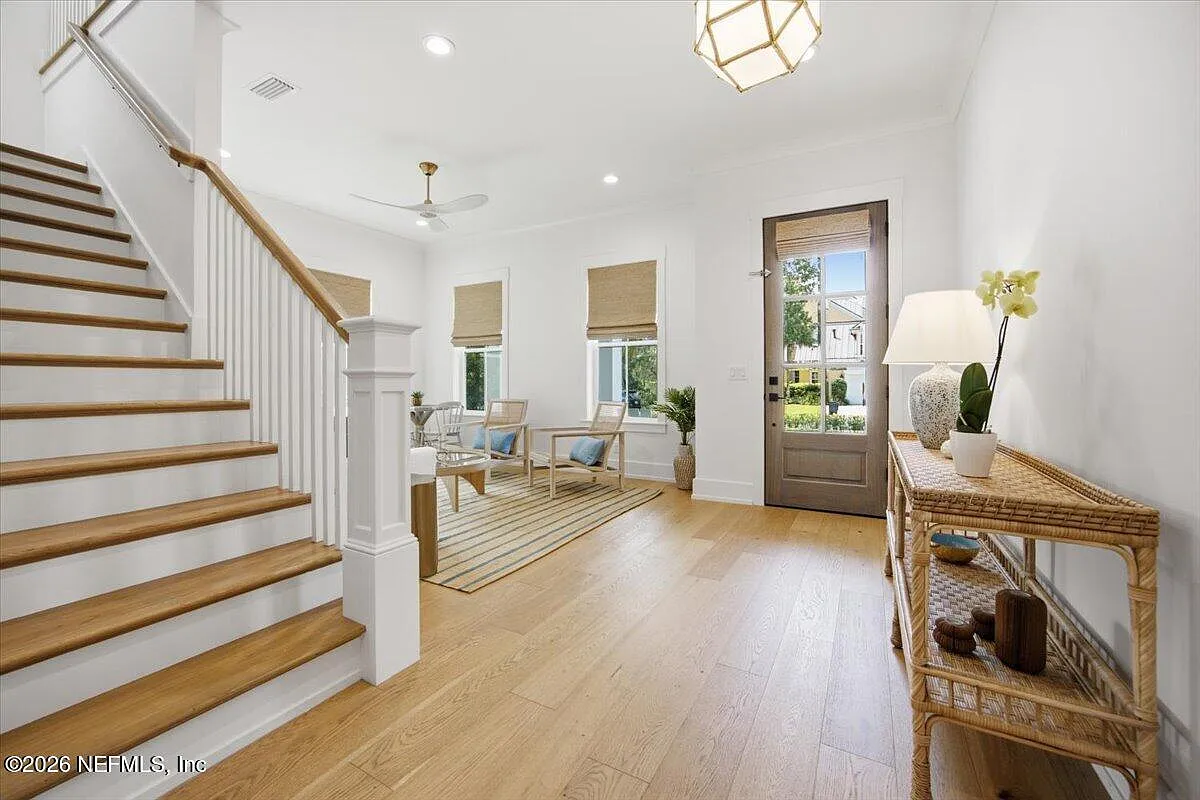 5 bed, 4.0 bath, 3779 sqft, $15,000 — Photo 4