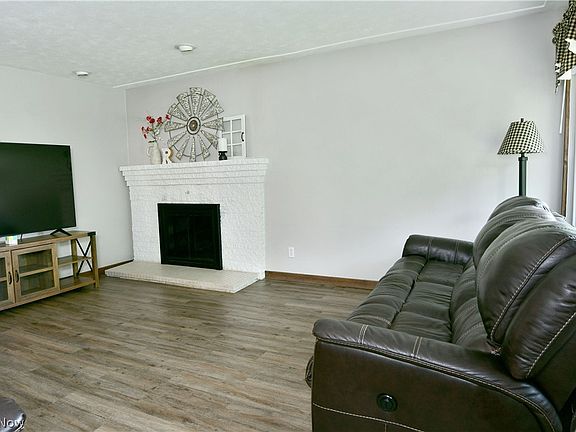 5th image of 6556 Ridge Rd