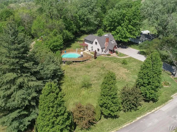 20 Green Oaks, Belleville, IL 62223