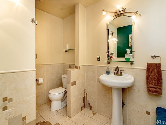 5th image of 3428 Wollochet Dr NW