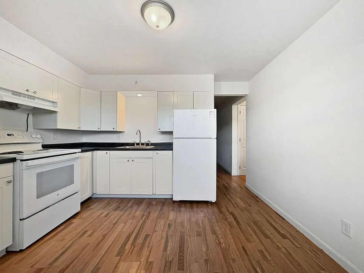 Building Photo - 13898 S Robert Trl #2