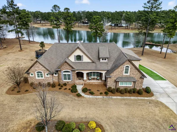 2008 Potters Rd, Perry, GA 31069