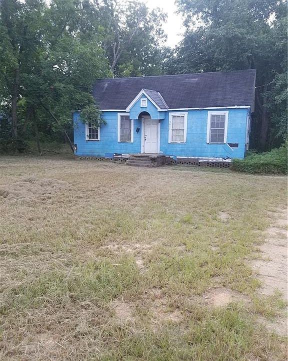 1st image of 3811 Lakeshore Dr