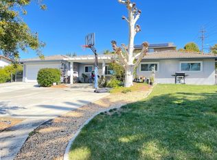2090 Alexander Dr, Escondido, CA 92025