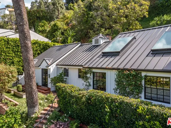 9151 Warbler Pl, West Hollywood, CA 90069